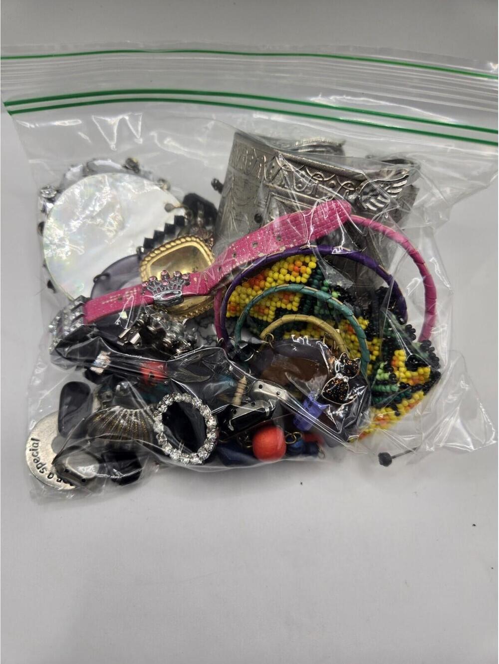 Junk Jewelry Misc Lot.. Nothing Wearable Scrap, Broken, Pieces, Crafts 10oz